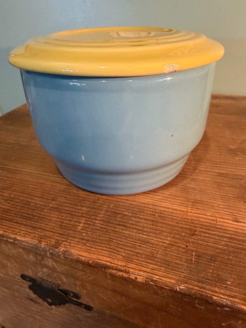 Vintage MCM Hall China Hotpoint Westinghouse Covered Refrigerator Dish - Picture 2 of 7